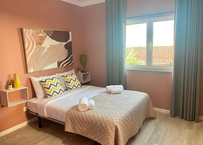 אכסניה Destination *