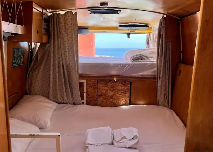 אכסניה Destination *